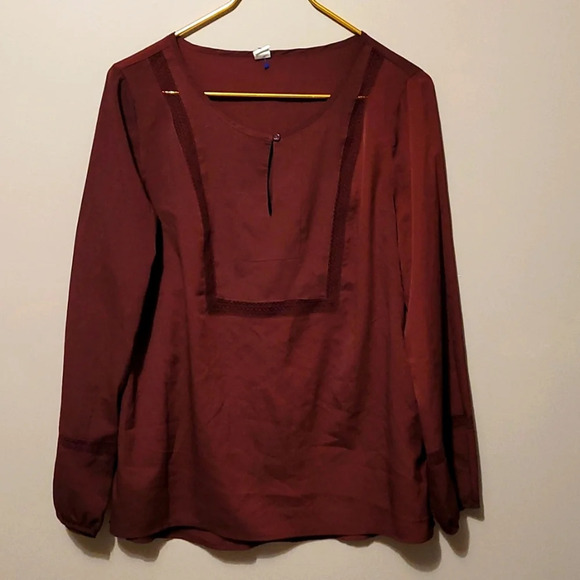 D8:OLD NAVY: SIZE MEDIUM WOMENS BLOUSE BURGANDY - Picture 1 of 3